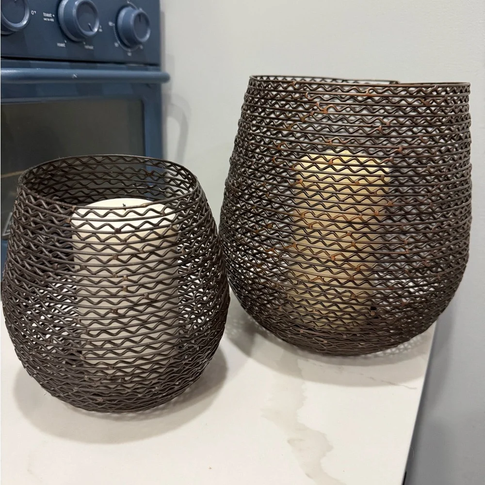 Ashley’s Furniture Desdemona Candle Holder (Set of 2)